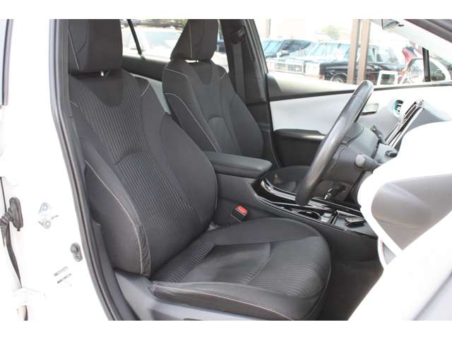 トヨタ プリウスＰＨＶ １．８ Ａ R1年 (関東) 99
