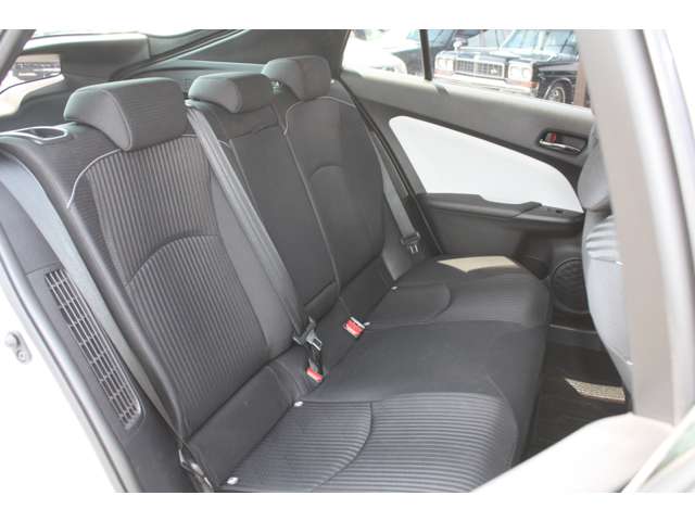 トヨタ プリウスＰＨＶ １．８ Ａ R1年 (関東) 99