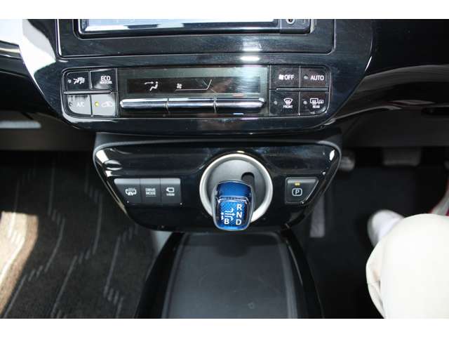 トヨタ プリウスＰＨＶ １．８ Ａ R1年 (関東) 99