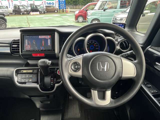 ホンダ Ｎ　ＢＯＸ ６６０ カスタムＧ Ｌパッケージ H25年 (九州・沖縄) 99