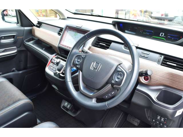ホンダ フリード　ハイブリッド １．５ ハイブリッド クロスター ホンダセンシング ４ＷＤ R3年 (東北) 99