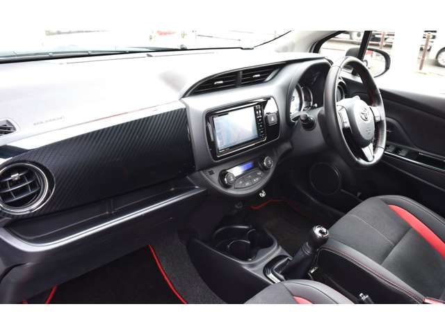 トヨタ ヴィッツ １．５ ＲＳ Ｇ'Ｓ スマートパッケージ H27年 (東北) 99
