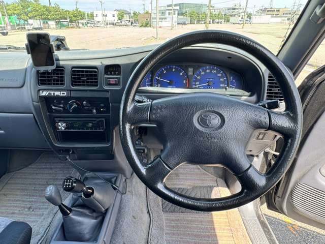 トヨタ ハイラックストラック スポーツピックアップ ３．０ エクストラキャブ ワイドボディ ディーゼル ４ＷＤ H16年 (甲信越・北陸) 99