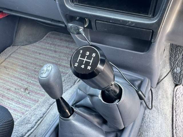 トヨタ ハイラックストラック スポーツピックアップ ３．０ エクストラキャブ ワイドボディ ディーゼル ４ＷＤ H16年 (甲信越・北陸) 99