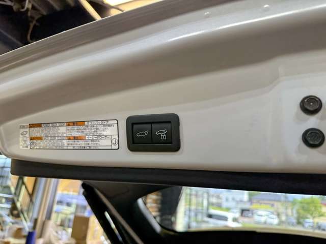 トヨタ カローラクロス　ハイブリッド １．８ ハイブリッド Ｚ Ｅ－ＦＯＵＲ ４ＷＤ R7年 (北海道) 99