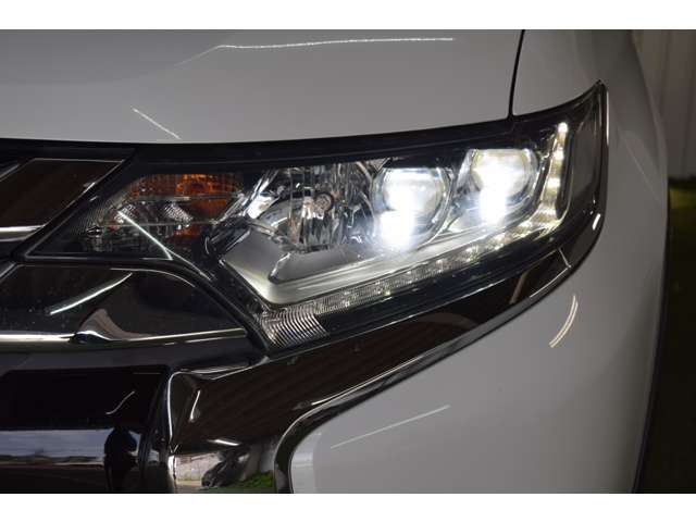 三菱 アウトランダー ２．４ ２４Ｇ セーフティパッケージ ４ＷＤ H27年 (北海道) 99