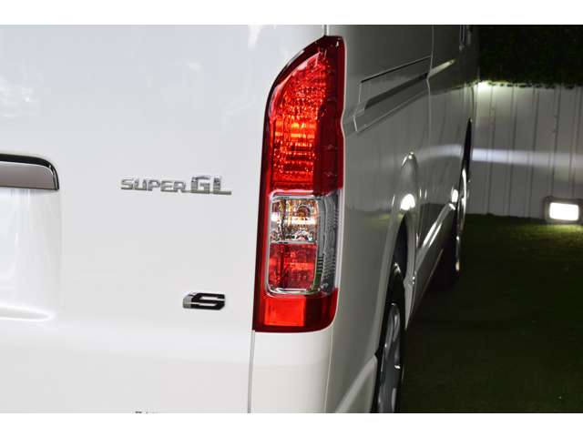 トヨタ ハイエースバン ２．８ スーパーＧＬ ダークプライム Ｓ ロングボディ ディーゼルターボ ４ＷＤ R7年 (北海道) 99