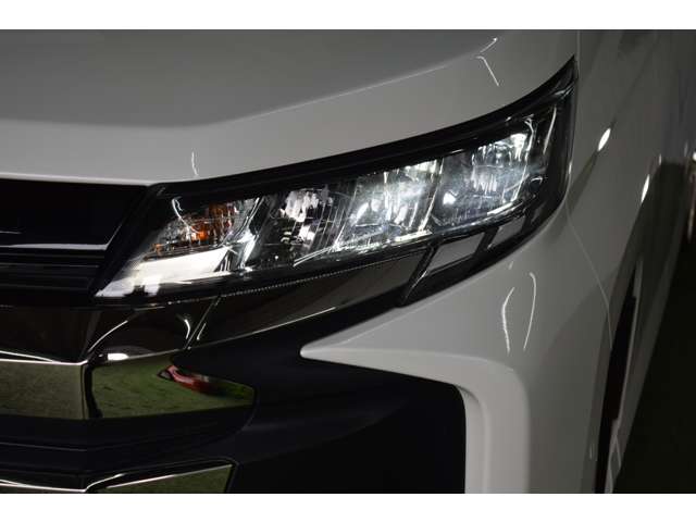 トヨタ ノア １．８ ハイブリッド Ｇ Ｅ－ＦＯＵＲ ４ＷＤ R5年 (北海道) 99