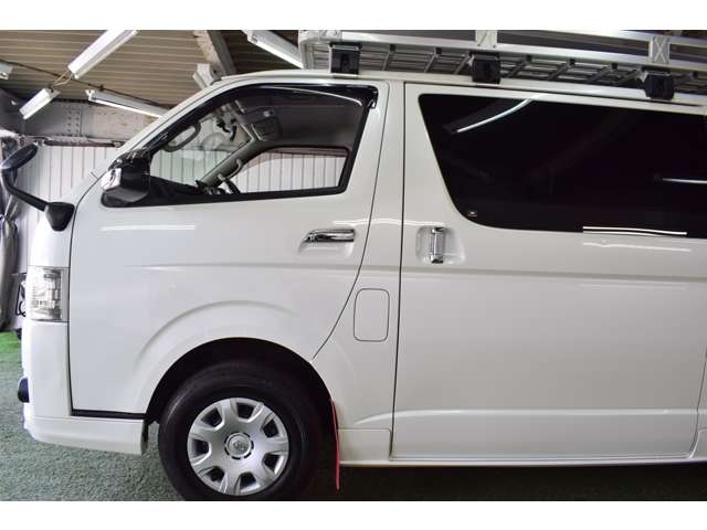 トヨタ ハイエースバン ３．０ スーパーＧＬ ダークプライム ロングボディ ディーゼルターボ ４ＷＤ H29年 (北海道) 99