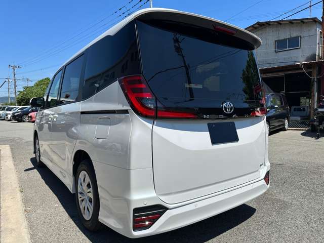 トヨタ ノア １．８ ハイブリッド Ｓ－Ｘ R8年 (九州・沖縄) 99