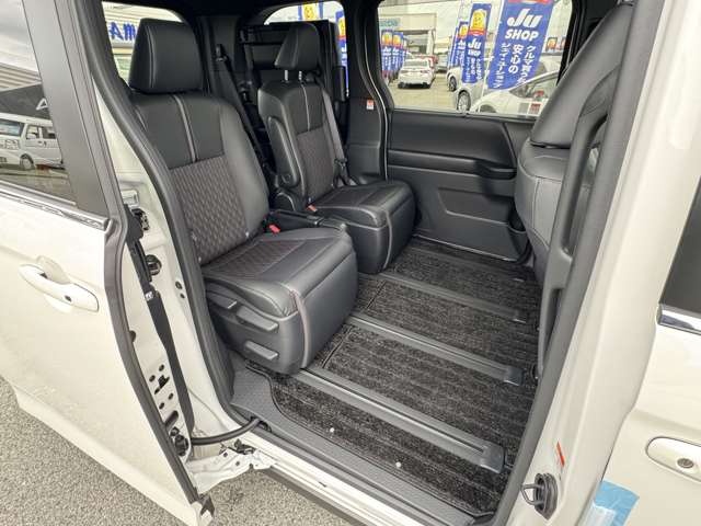 トヨタ ノア １．８ ハイブリッド Ｓ－Ｚ R7年 (九州・沖縄) 99