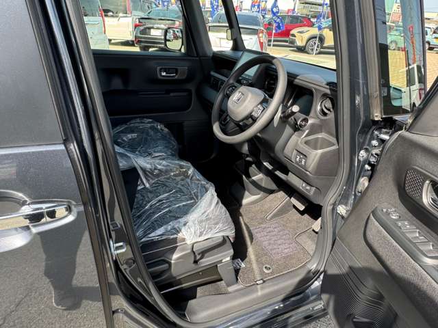 ホンダ Ｎ　ＢＯＸ カスタム ６６０ R7年 (九州・沖縄) 99