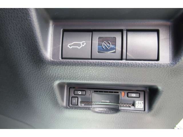 トヨタ ＲＡＶ４ ２．５ アドベンチャー Ｅ－ＦＯＵＲ ４ＷＤ R8年 (関東) 99