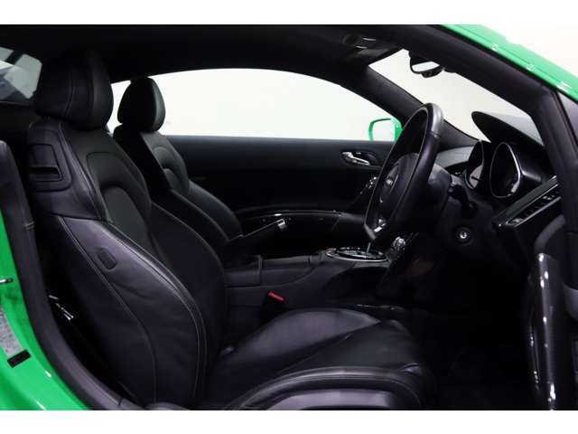 アウディ Ｒ８ ５．２ ＦＳＩ クワトロ ４ＷＤ H26年 (関東) 99