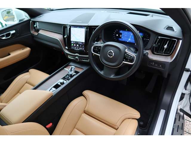 ボルボ ＸＣ６０ リチャージ プラグインハイブリッドＴ６ ＡＷＤインスクリプション ４ＷＤ R4年 (関東) 99