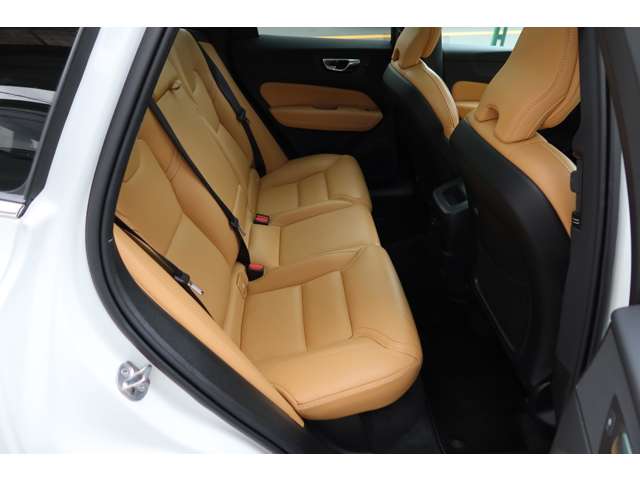 ボルボ ＸＣ６０ リチャージ プラグインハイブリッドＴ６ ＡＷＤインスクリプション ４ＷＤ R4年 (関東) 99