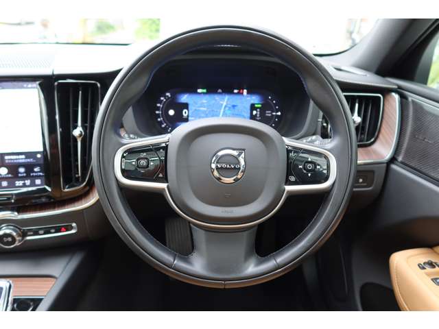 ボルボ ＸＣ６０ リチャージ プラグインハイブリッドＴ６ ＡＷＤインスクリプション ４ＷＤ R4年 (関東) 99