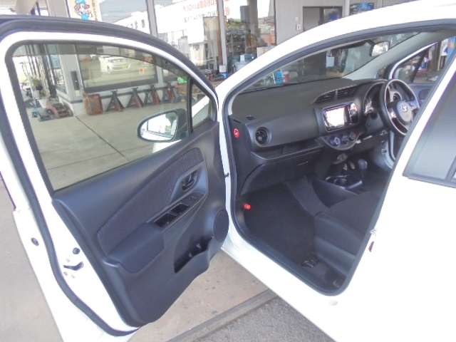 トヨタ ヴィッツ １．３ Ｆ H30年 (九州・沖縄) 99