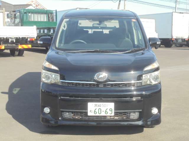 トヨタ ヴォクシー ２．０ Ｘ Ｌエディション H22年 (九州・沖縄) 99