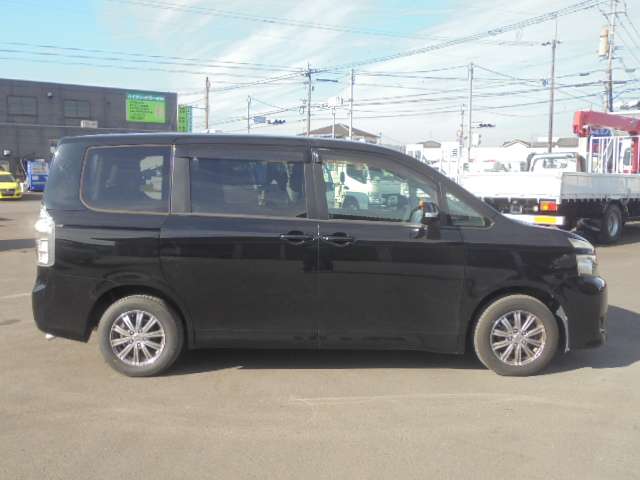 トヨタ ヴォクシー ２．０ Ｘ Ｌエディション H22年 (九州・沖縄) 99