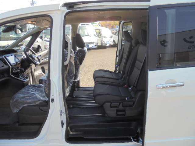 日産 セレナ ２．０ ハイウェイスター Ｖ R4年 (九州・沖縄) 99