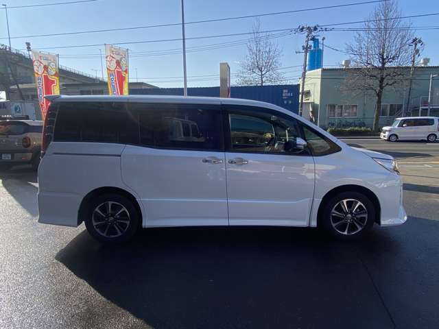トヨタ ノア ２．０ ＳＩ ＷＸＢＩＩ R1年 (東北) 99