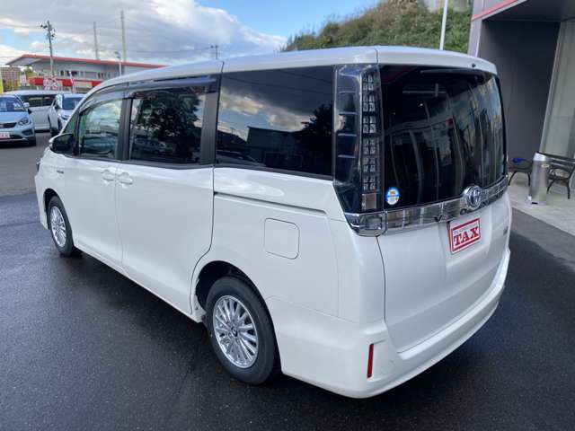 トヨタ ヴォクシー １．８ ハイブリッド Ｖ H27年 (東北) 99