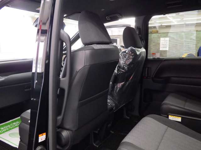 トヨタ ノア １．８ ハイブリッド Ｓ－Ｇ Ｅ－ＦＯＵＲ ４ＷＤ R8年 (東北) 99
