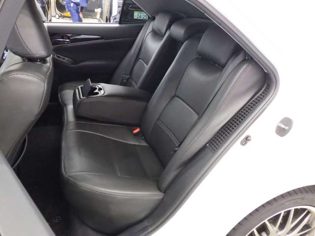 トヨタ クラウン　ハイブリッド ハイブリッド ２．５ Ｓ ＦＯＵＲ ４ＷＤ H28年 (東北) 99