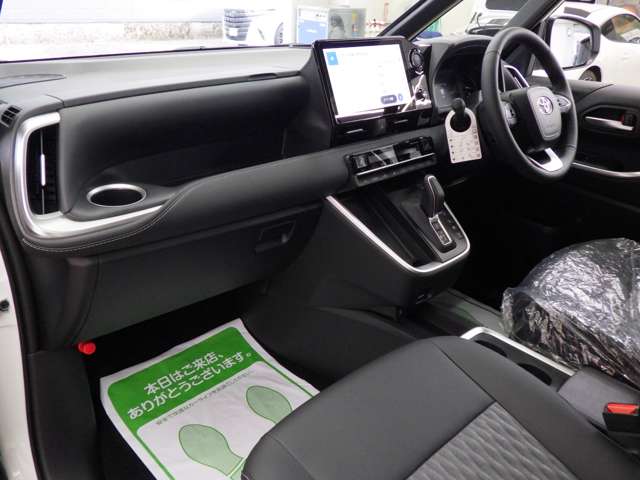 トヨタ ノア １．８ ハイブリッド Ｓ－Ｚ Ｅ－ＦＯＵＲ ４ＷＤ R8年 (東北) 99