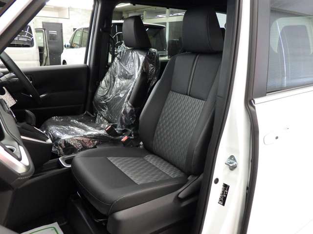 トヨタ ノア １．８ ハイブリッド Ｓ－Ｚ Ｅ－ＦＯＵＲ ４ＷＤ R8年 (東北) 99