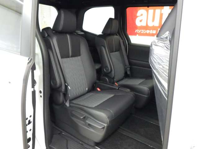 トヨタ ノア １．８ ハイブリッド Ｓ－Ｚ Ｅ－ＦＯＵＲ ４ＷＤ R8年 (東北) 99