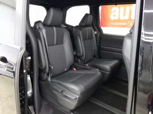 トヨタ ノア １．８ ハイブリッド Ｓ－Ｚ Ｅ－ＦＯＵＲ ４ＷＤ R7年 (東北) 99