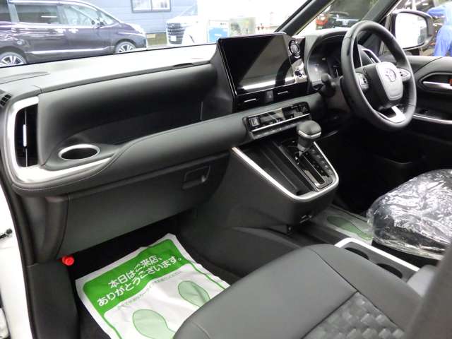 トヨタ ヴォクシー １．８ ハイブリッド Ｓ－Ｚ Ｅ－ＦＯＵＲ ４ＷＤ R8年 (東北) 99