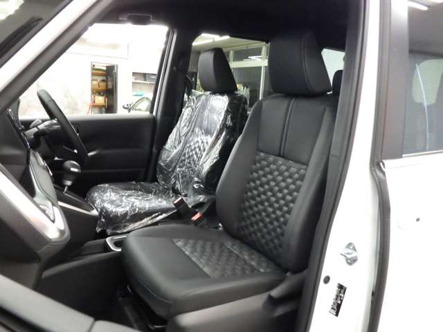 トヨタ ヴォクシー １．８ ハイブリッド Ｓ－Ｚ Ｅ－ＦＯＵＲ ４ＷＤ R8年 (東北) 99