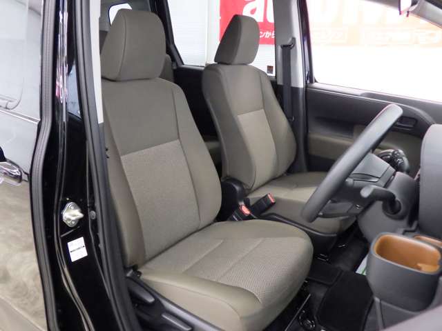 トヨタ シエンタ　ハイブリッド ハイブリッド １．５ Ｇ Ｅ－ＦＯＵＲ ４ＷＤ R7年 (東北) 99