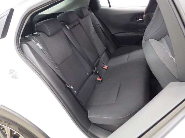 トヨタ プリウス ２．０ Ｇ Ｅ－ＦＯＵＲ ４ＷＤ R5年 (東北) 99