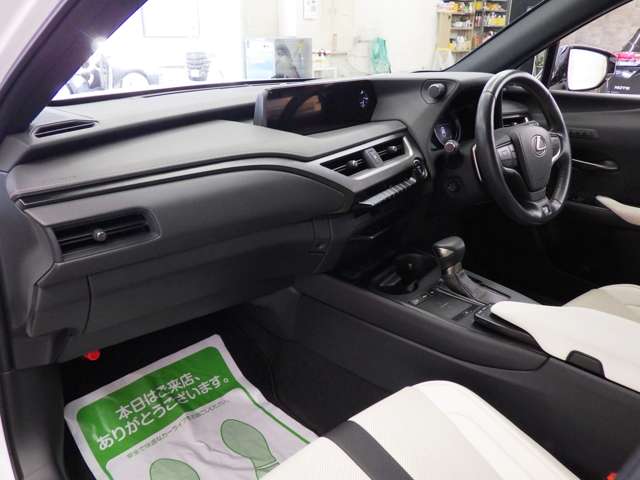 レクサス ＵＸ２５０ｈ ２５０Ｈ Ｆスポーツ ４ＷＤ R1年 (東北) 99