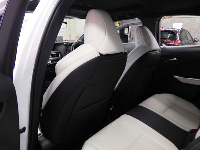 レクサス ＵＸ２５０ｈ ２５０Ｈ Ｆスポーツ ４ＷＤ R1年 (東北) 99