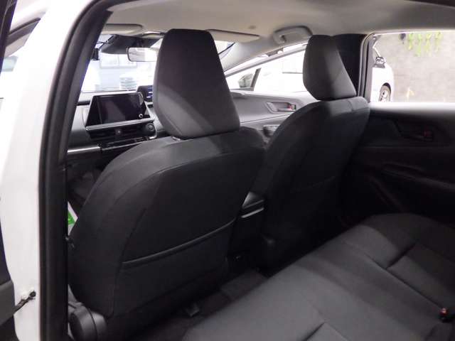 トヨタ プリウス １．８ Ｘ Ｅ－ＦＯＵＲ ４ＷＤ R6年 (東北) 99