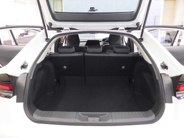 トヨタ プリウス １．８ Ｘ Ｅ－ＦＯＵＲ ４ＷＤ R6年 (東北) 99