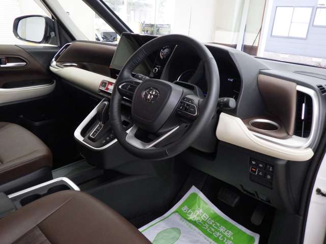 トヨタ ノア １．８ ハイブリッド Ｚ Ｅ－ＦＯＵＲ ４ＷＤ R6年 (東北) 99