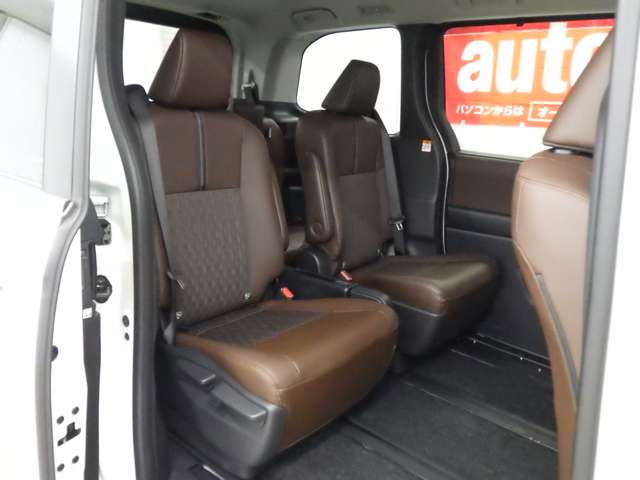 トヨタ ノア １．８ ハイブリッド Ｚ Ｅ－ＦＯＵＲ ４ＷＤ R6年 (東北) 99