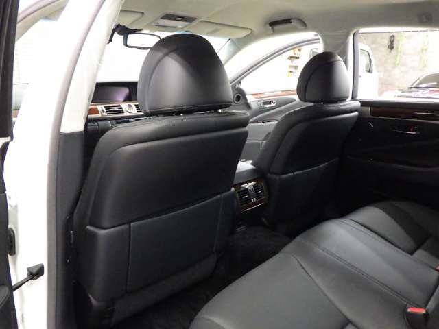レクサス ＬＳハイブリッド ６００Ｈ バージョンＣ Ｉパッケージ ４ＷＤ H25年 (東北) 99