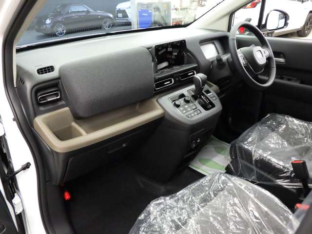 ホンダ フリード　ハイブリッド １．５ Ｅ：ＨＥＶ エアー ＥＸ ４ＷＤ R8年 (東北) 99