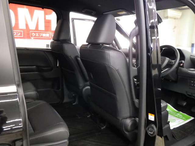 トヨタ ノア １．８ ハイブリッド Ｓ－Ｚ Ｅ－ＦＯＵＲ ４ＷＤ R7年 (東北) 99