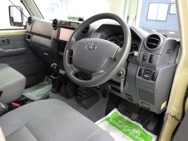 トヨタ ランドクルーザーバン ４．０ ４ＷＤ H27年 (東北) 99