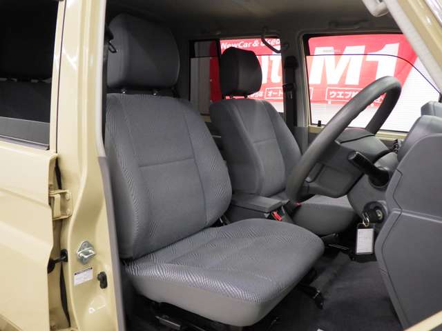 トヨタ ランドクルーザーバン ４．０ ４ＷＤ H27年 (東北) 99