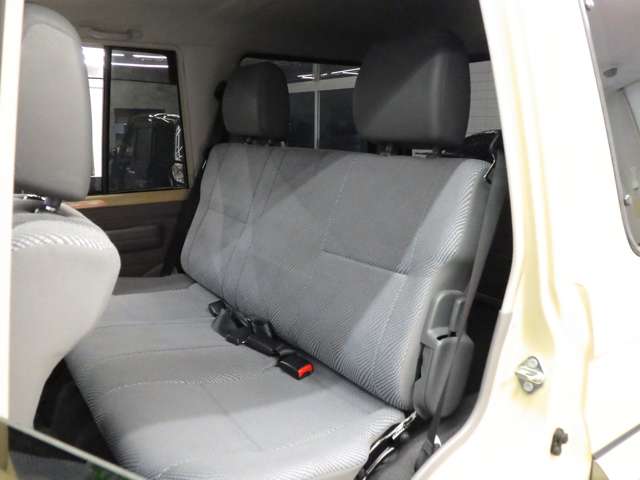 トヨタ ランドクルーザーバン ４．０ ４ＷＤ H27年 (東北) 99