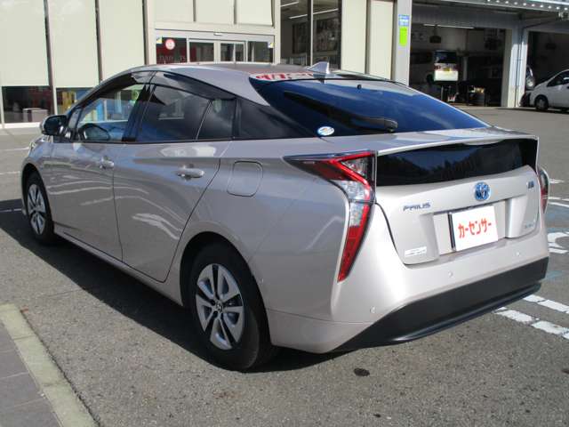 トヨタ プリウス １．８ Ａ Ｅ－ＦＯＵＲ ４ＷＤ H29年 (東北) 99